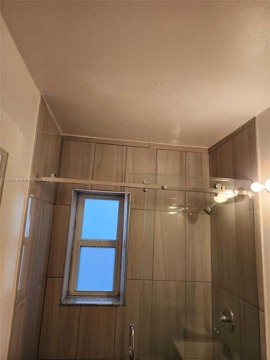 Small Image of 7710 NORTH EAST 1ST CT, Miami Number 14