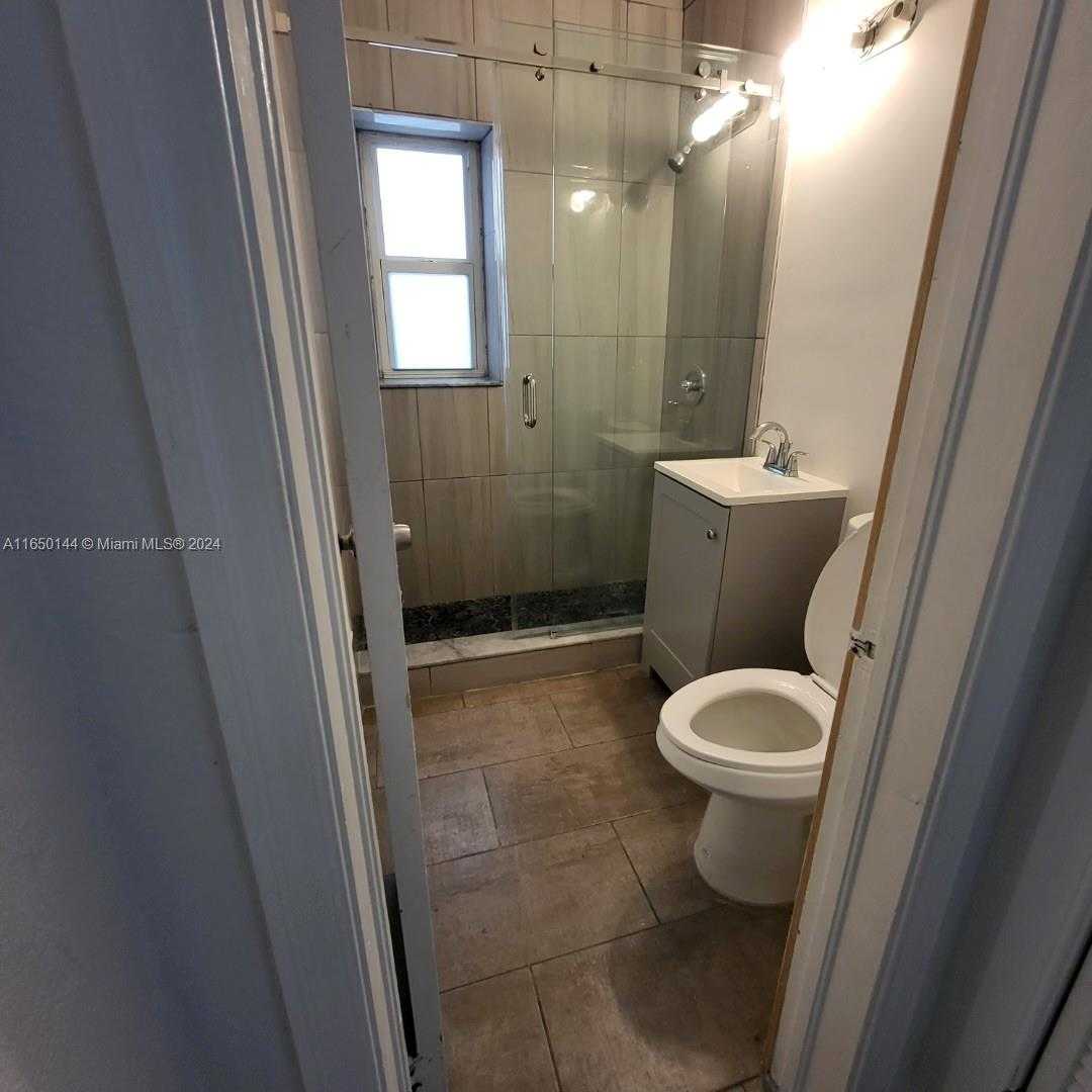 Small Image of 7710 NORTH EAST 1ST CT, Miami Number 17