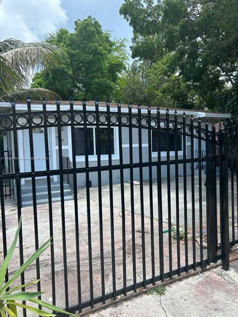 Small Image of 7710 NORTH EAST 1ST CT, Miami Number 2