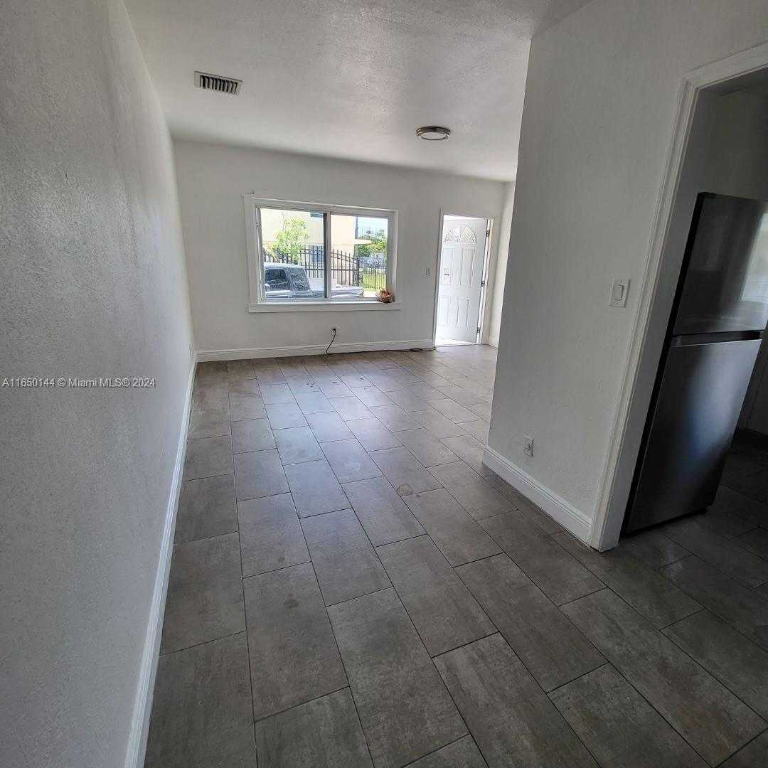 Small Image of 7710 NORTH EAST 1ST CT, Miami Number 24