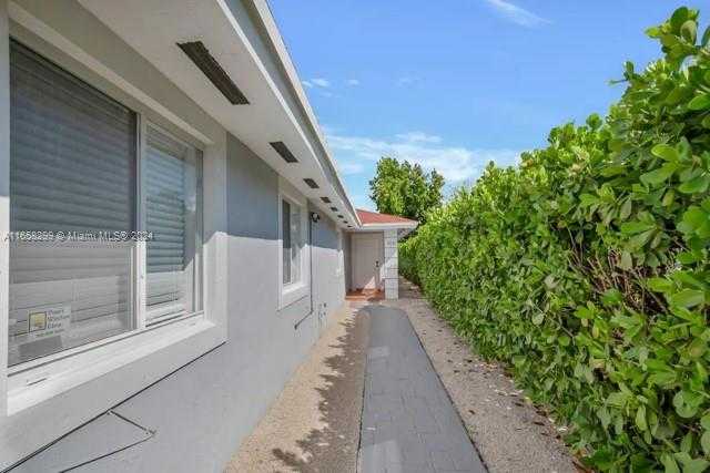 Small Image of 415 NORTH WEST 52ND ST, Miami Number 4