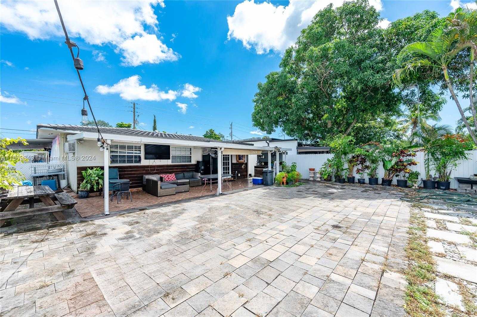 Small Image of 250 NORTH WEST 55TH CT #2, Miami Number 16
