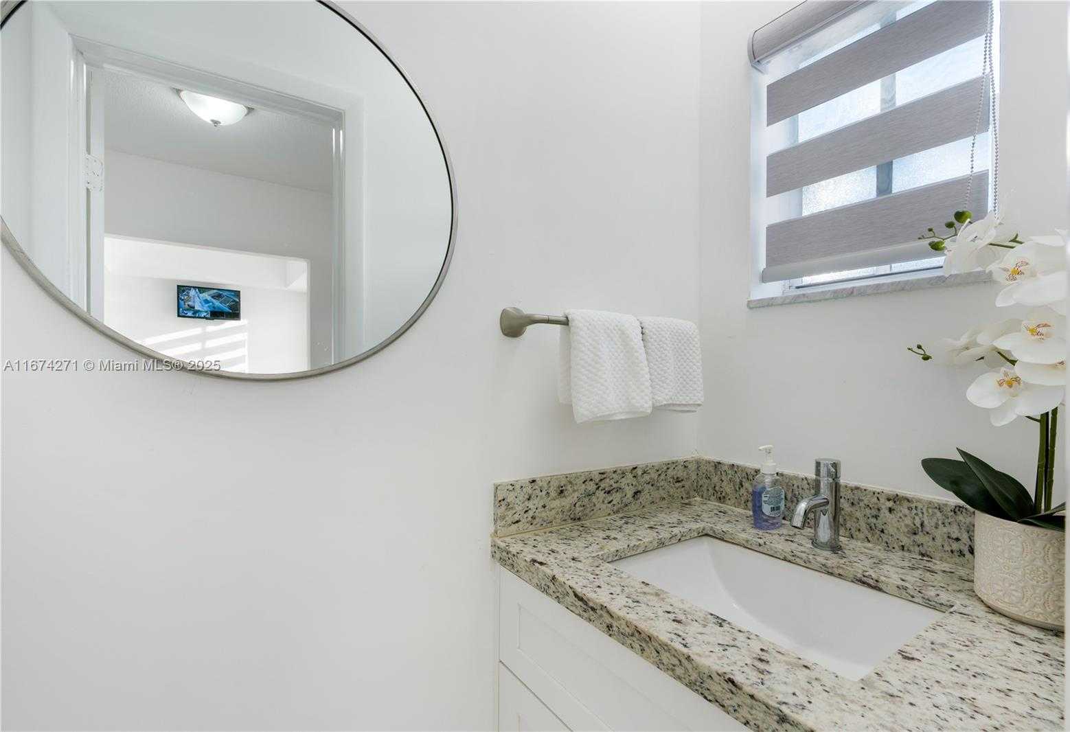 Small Image of 9165 HARDING AVE #2, Surfside Number 25