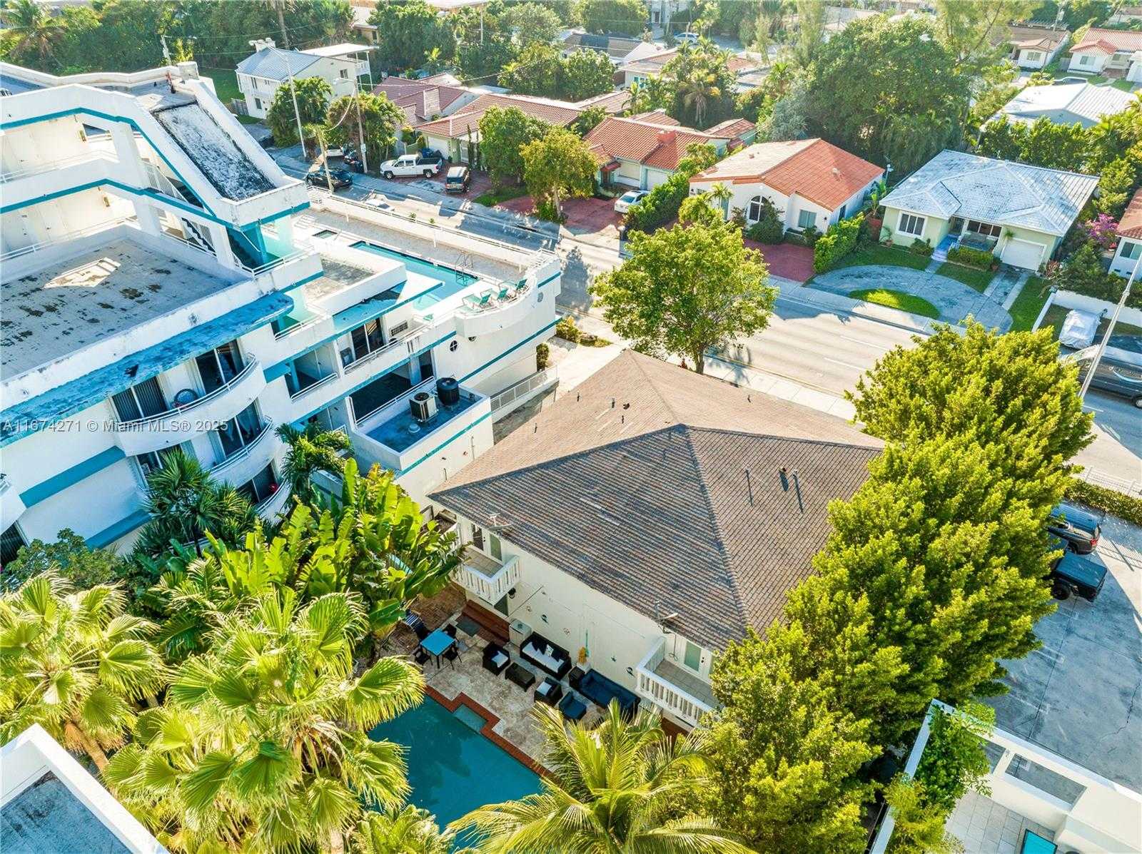 Small Image of 9165 HARDING AVE #2, Surfside Number 7
