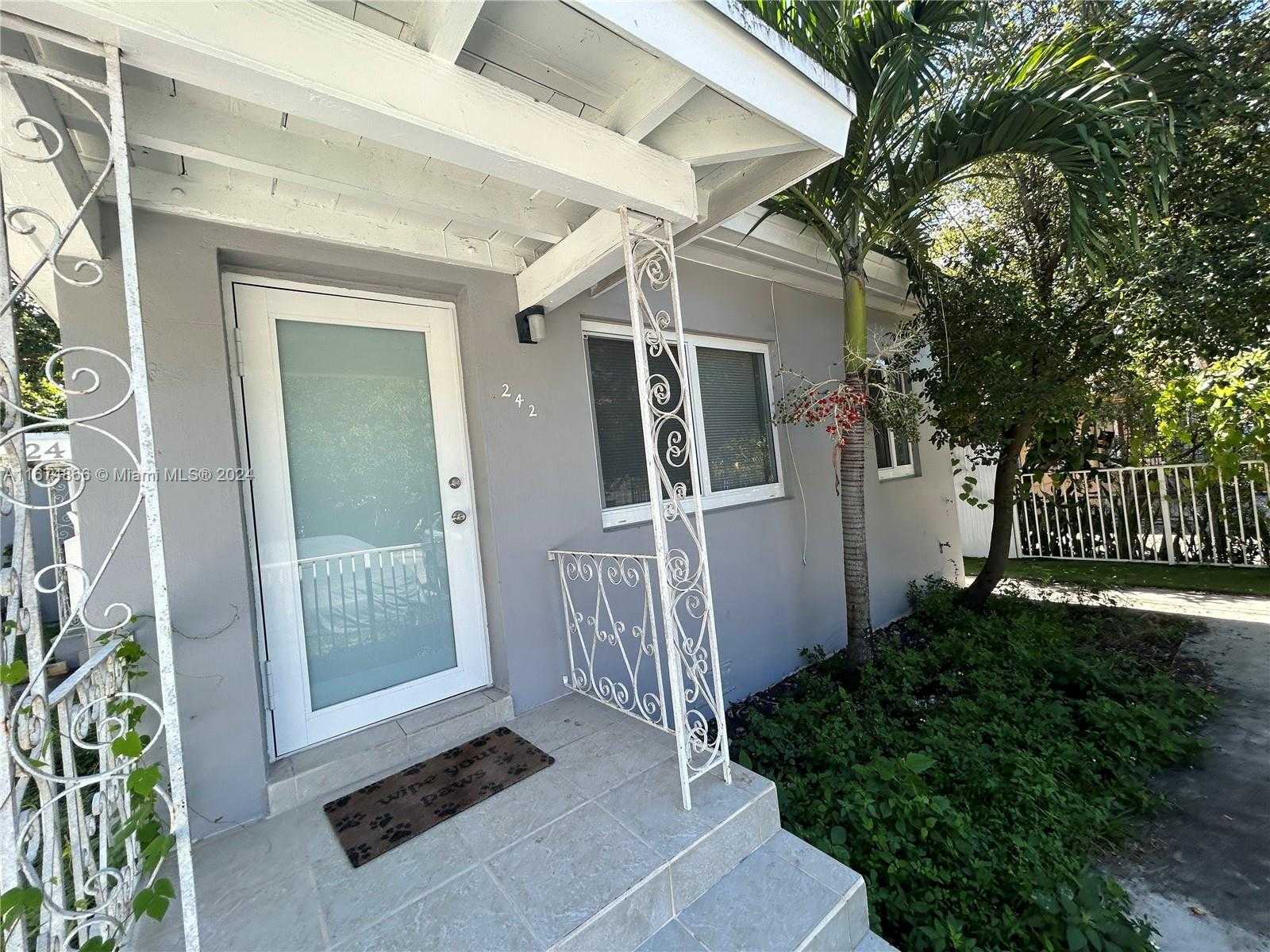 Small Image of 242 NE 55th Terrace, Miami, FL 33137, USA Number 3
