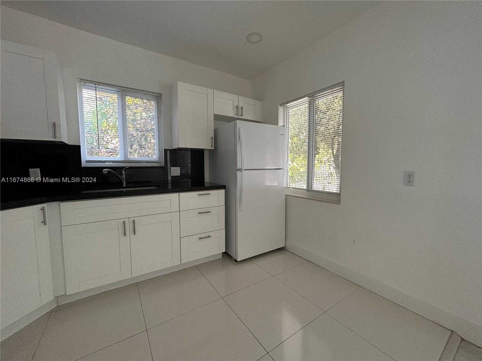 Small Image of 242 NE 55th Terrace, Miami, FL 33137, USA Number 4