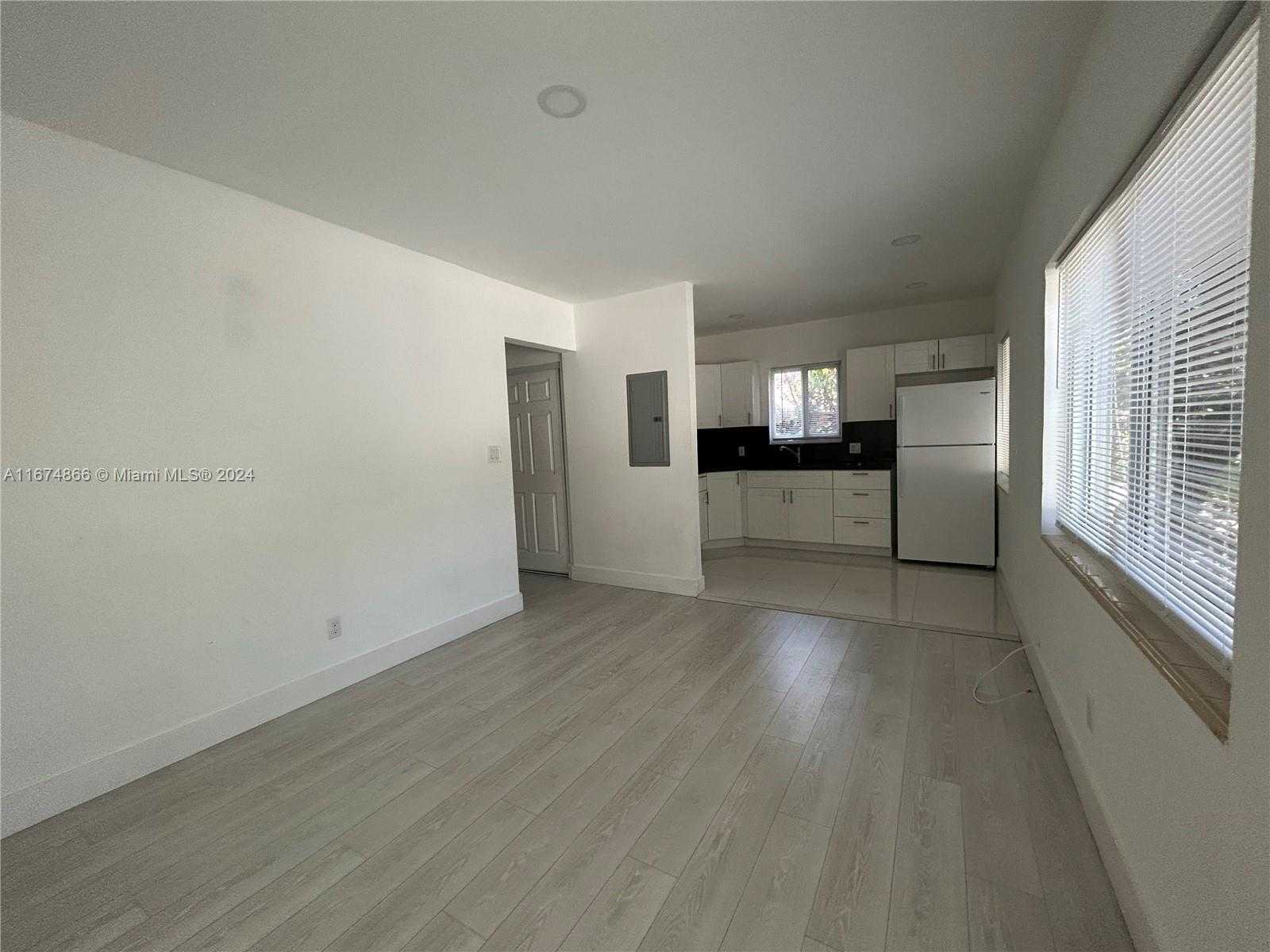 Small Image of 242 NE 55th Terrace, Miami, FL 33137, USA Number 6