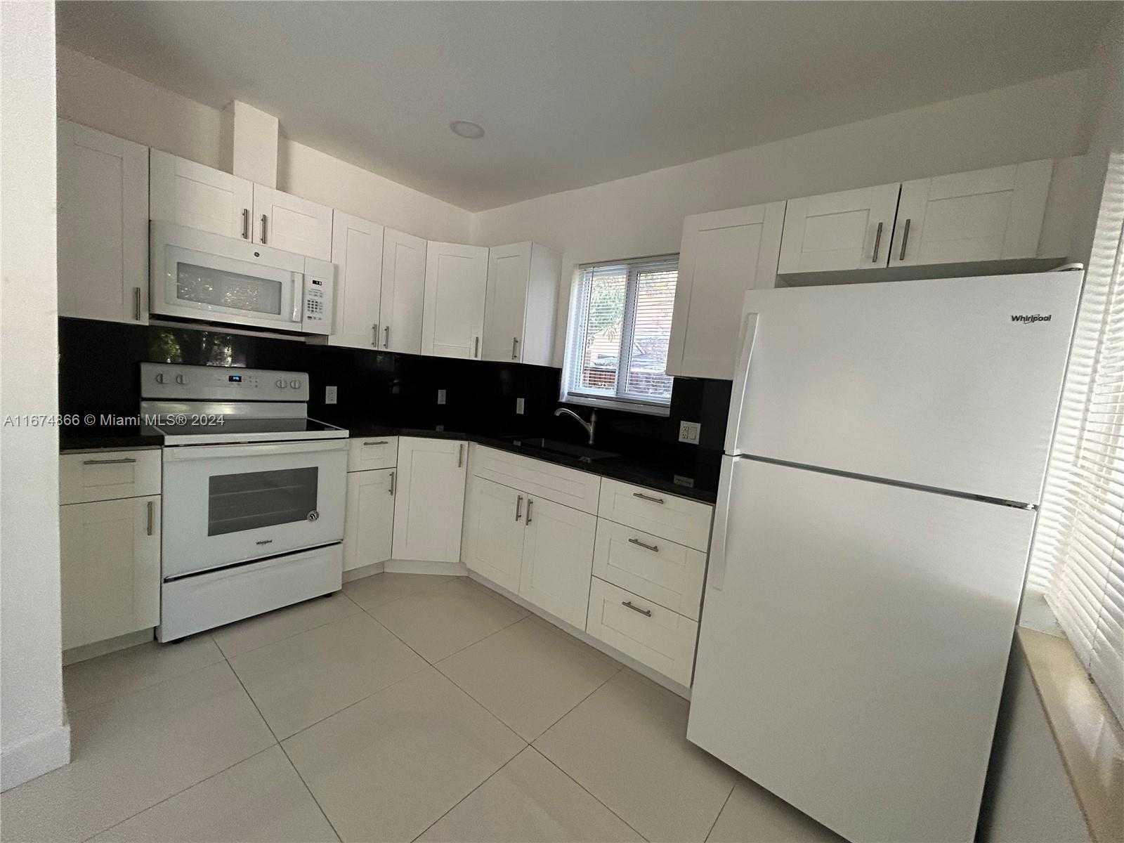 Small Image of 242 NE 55th Terrace, Miami, FL 33137, USA Number 7