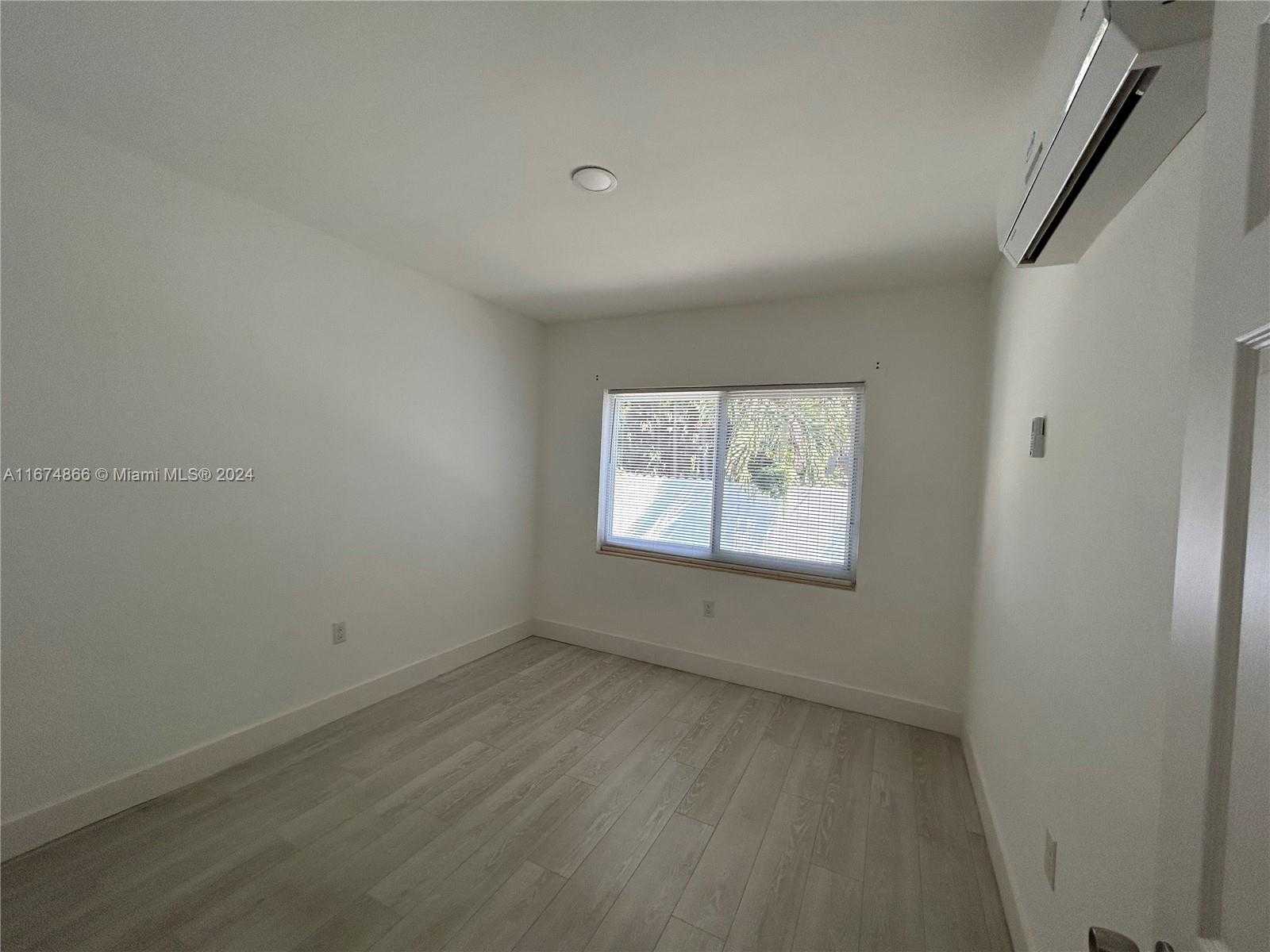 Small Image of 242 NE 55th Terrace, Miami, FL 33137, USA Number 9