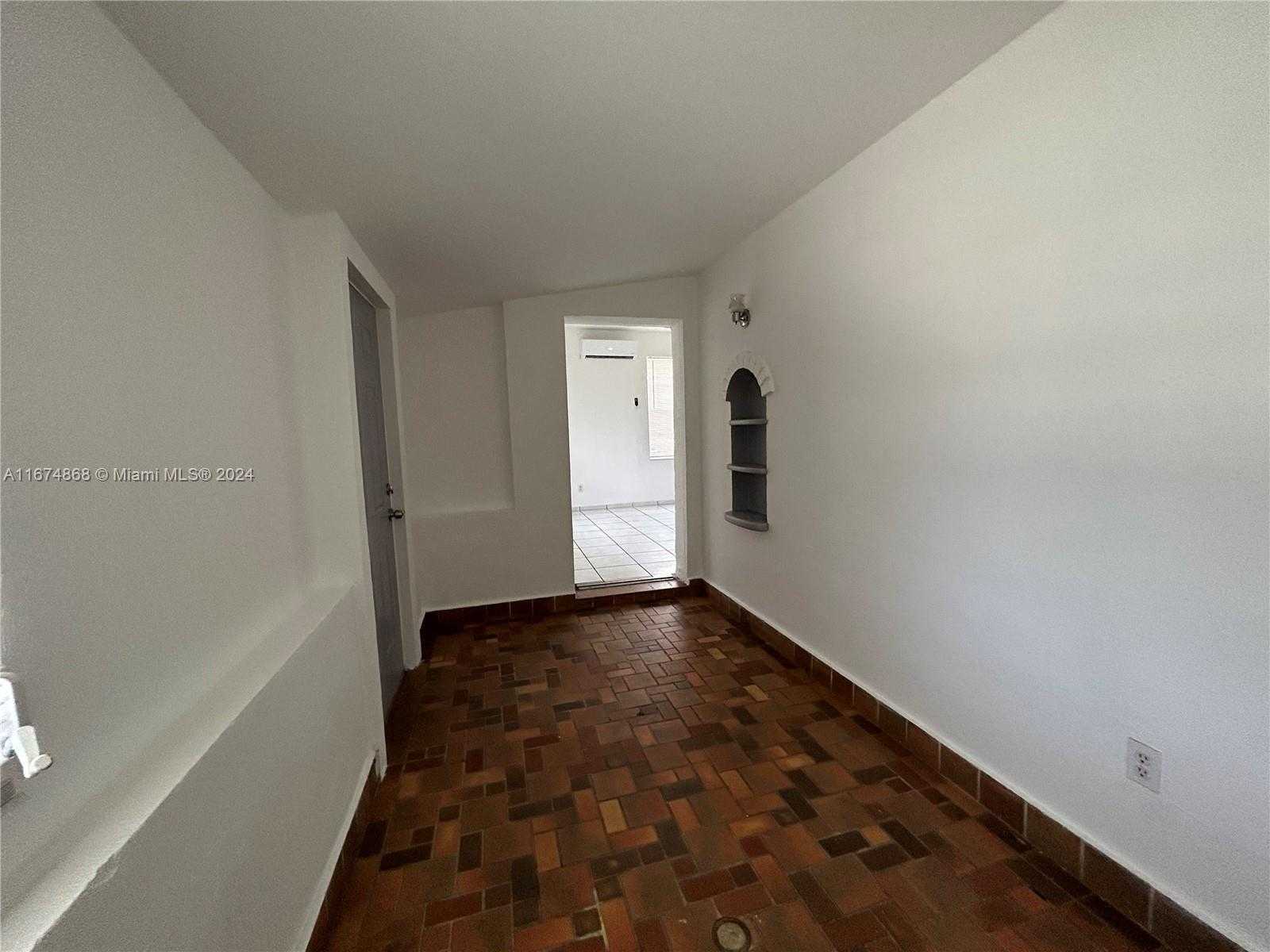 Small Image of 15 NORTH EAST 70TH ST, Miami Number 15