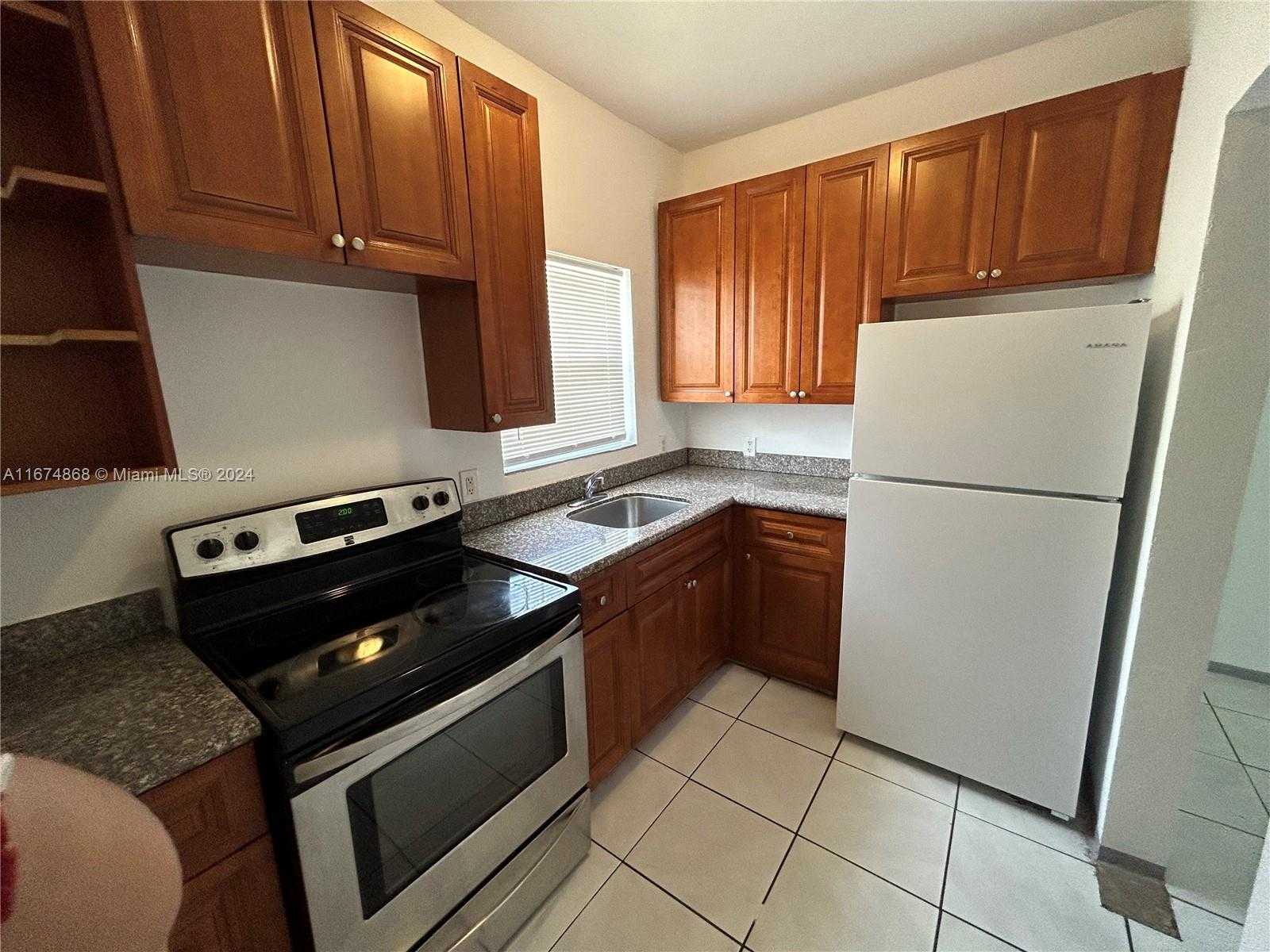 Small Image of 15 NORTH EAST 70TH ST, Miami Number 2