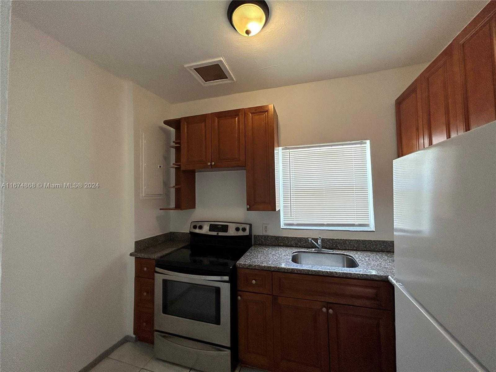Small Image of 15 NORTH EAST 70TH ST, Miami Number 3
