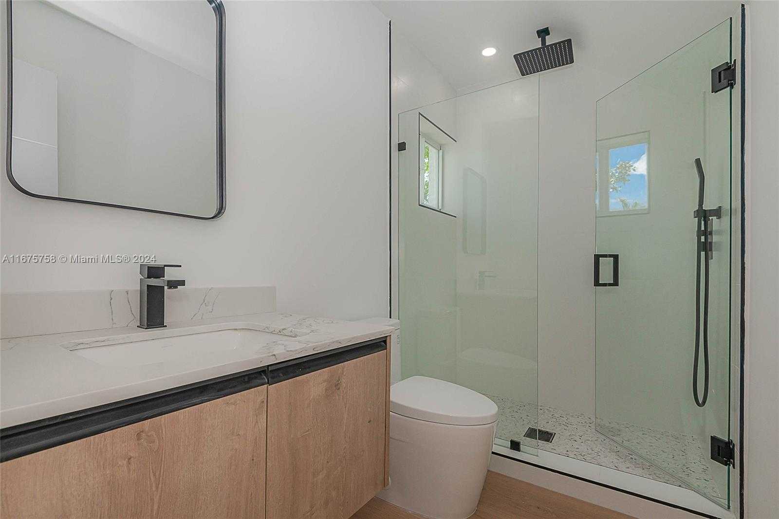 Small Image of 1975 CALAIS DR #10, Miami Beach Number 17