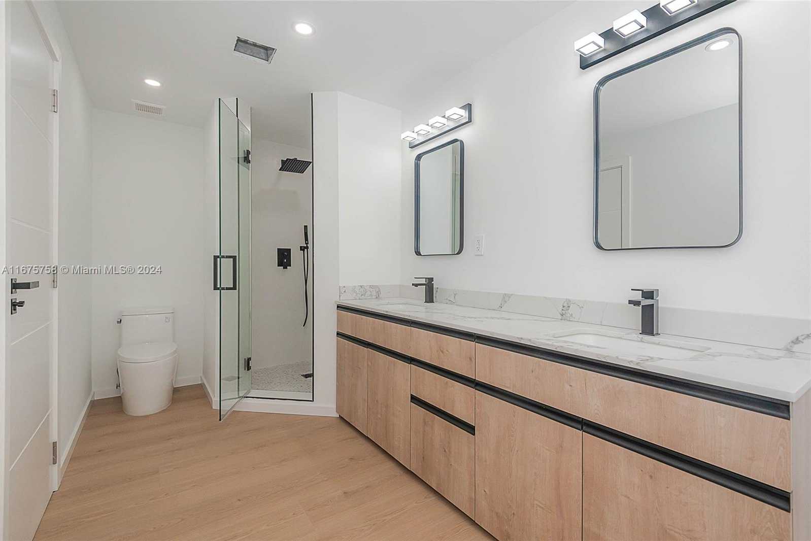 Small Image of 1975 CALAIS DR #10, Miami Beach Number 20