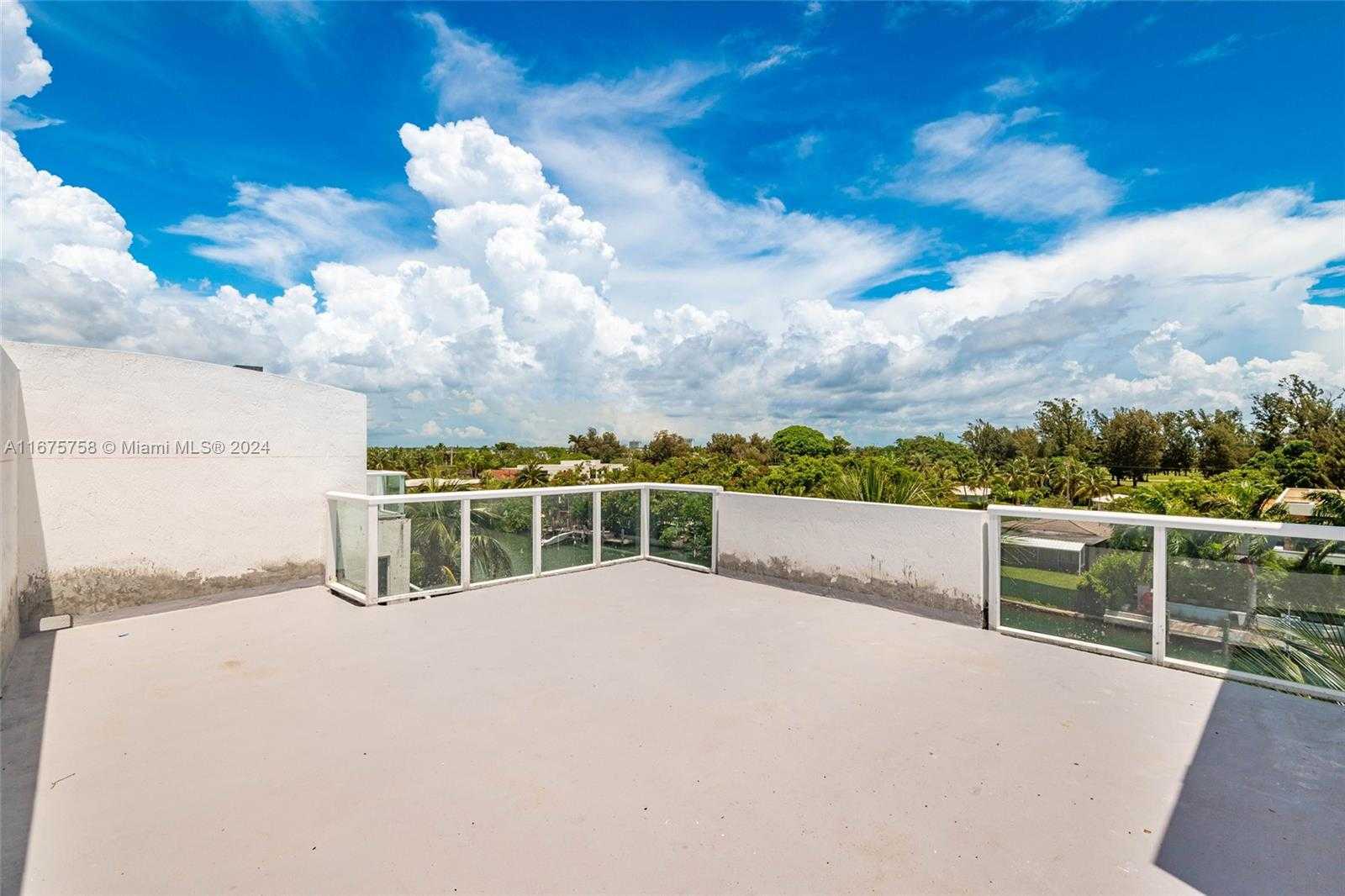 Small Image of 1975 CALAIS DR #10, Miami Beach Number 21