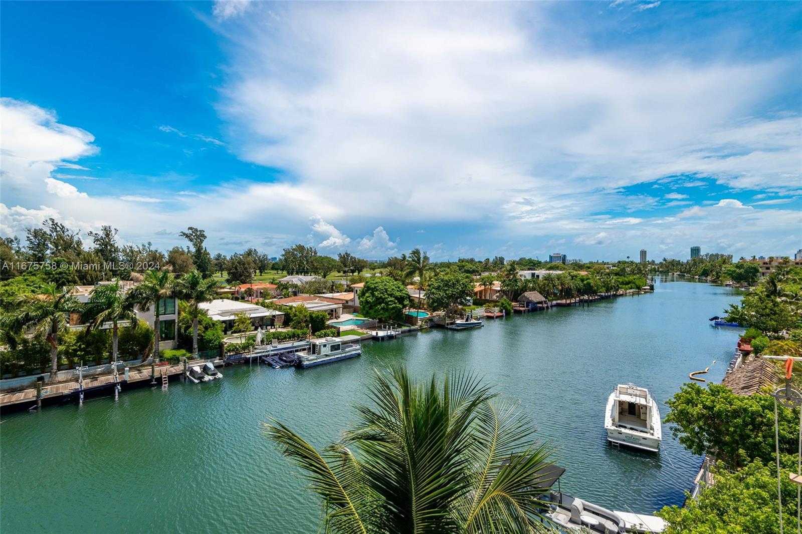 Small Image of 1975 CALAIS DR #10, Miami Beach Number 25