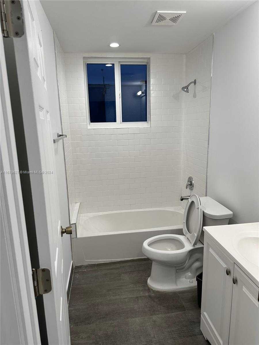 Small Image of 620 WEST 29TH ST, Hialeah Number 23