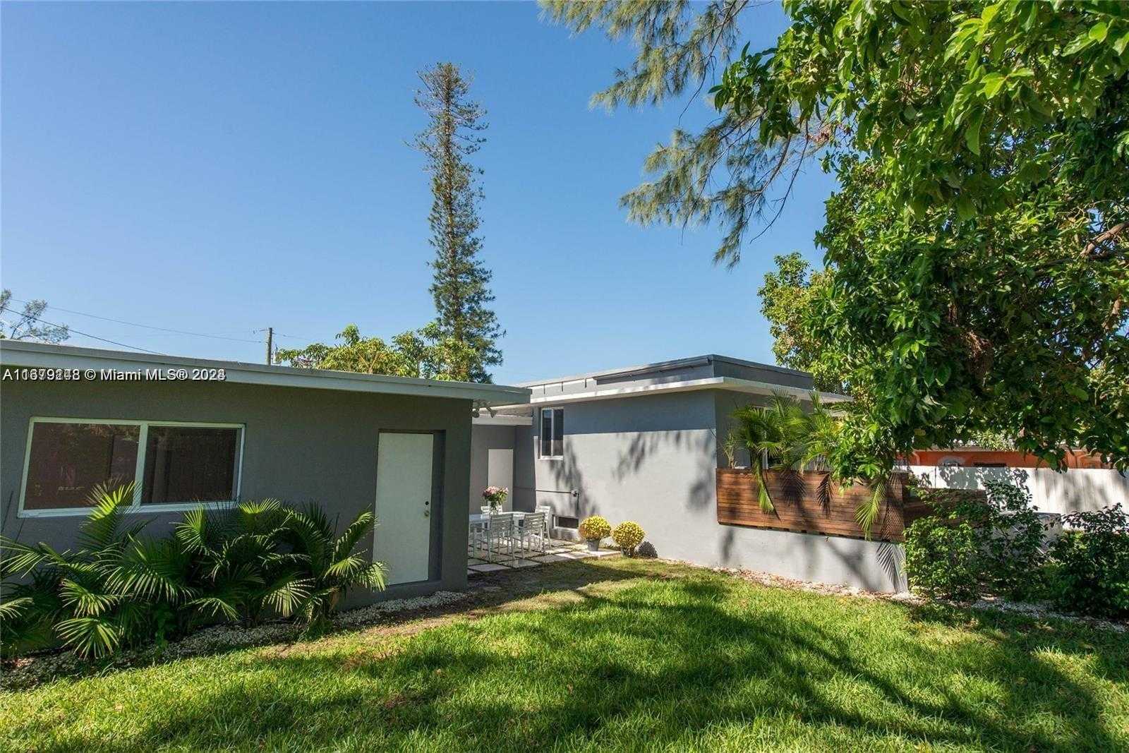 Small Image of 11515 NORTH EAST 12TH AVE #2, Miami Number 3