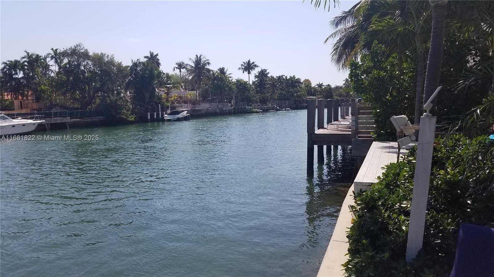 Small Image of 3921 NORTH MERIDIAN AVE #4, Miami Beach Number 14