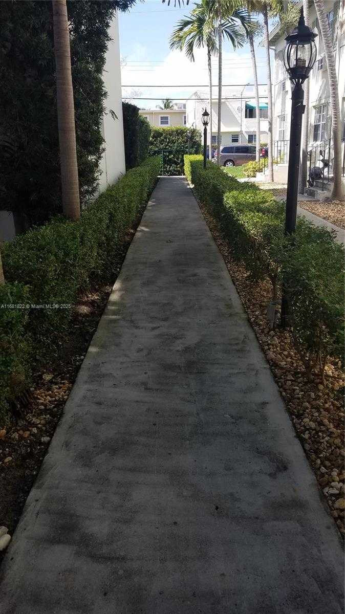 Small Image of 3921 NORTH MERIDIAN AVE #4, Miami Beach Number 15