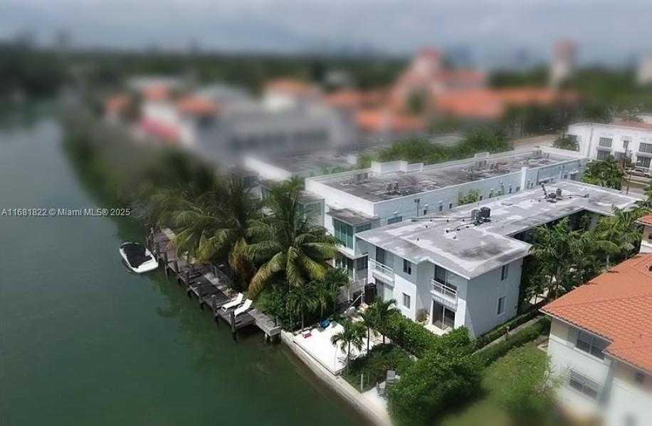 Small Image of 3921 NORTH MERIDIAN AVE #4, Miami Beach Number 2