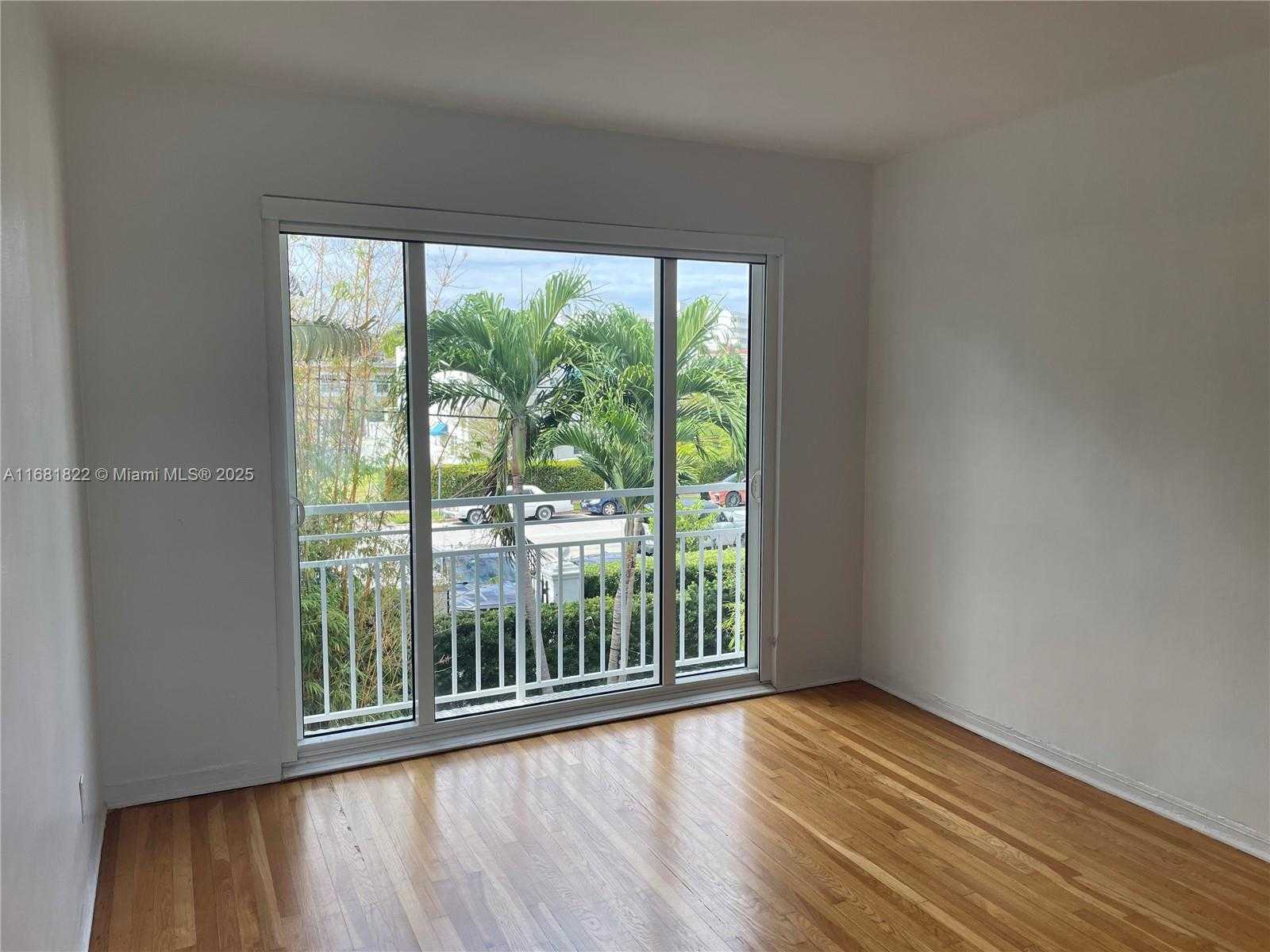 Small Image of 3921 NORTH MERIDIAN AVE #4, Miami Beach Number 21