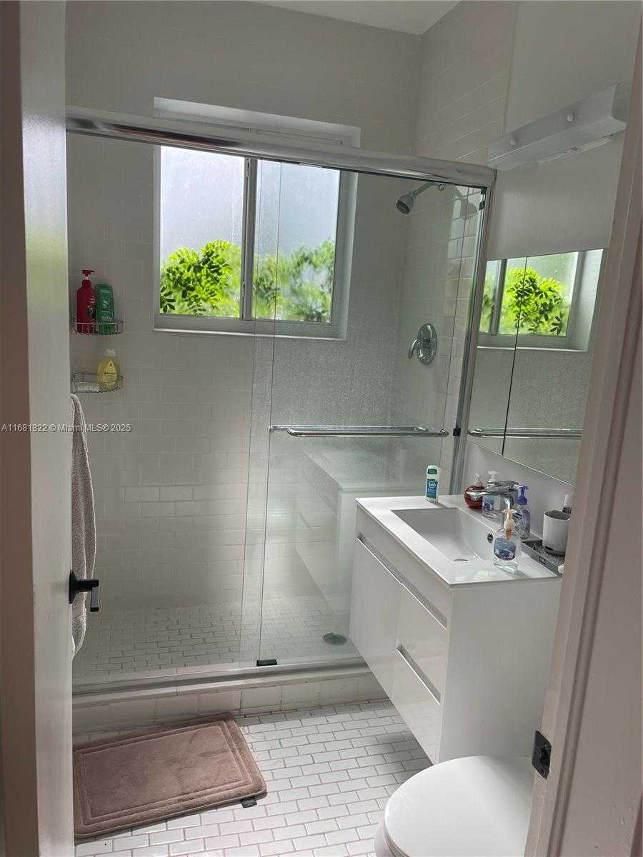 Small Image of 3921 NORTH MERIDIAN AVE #4, Miami Beach Number 22