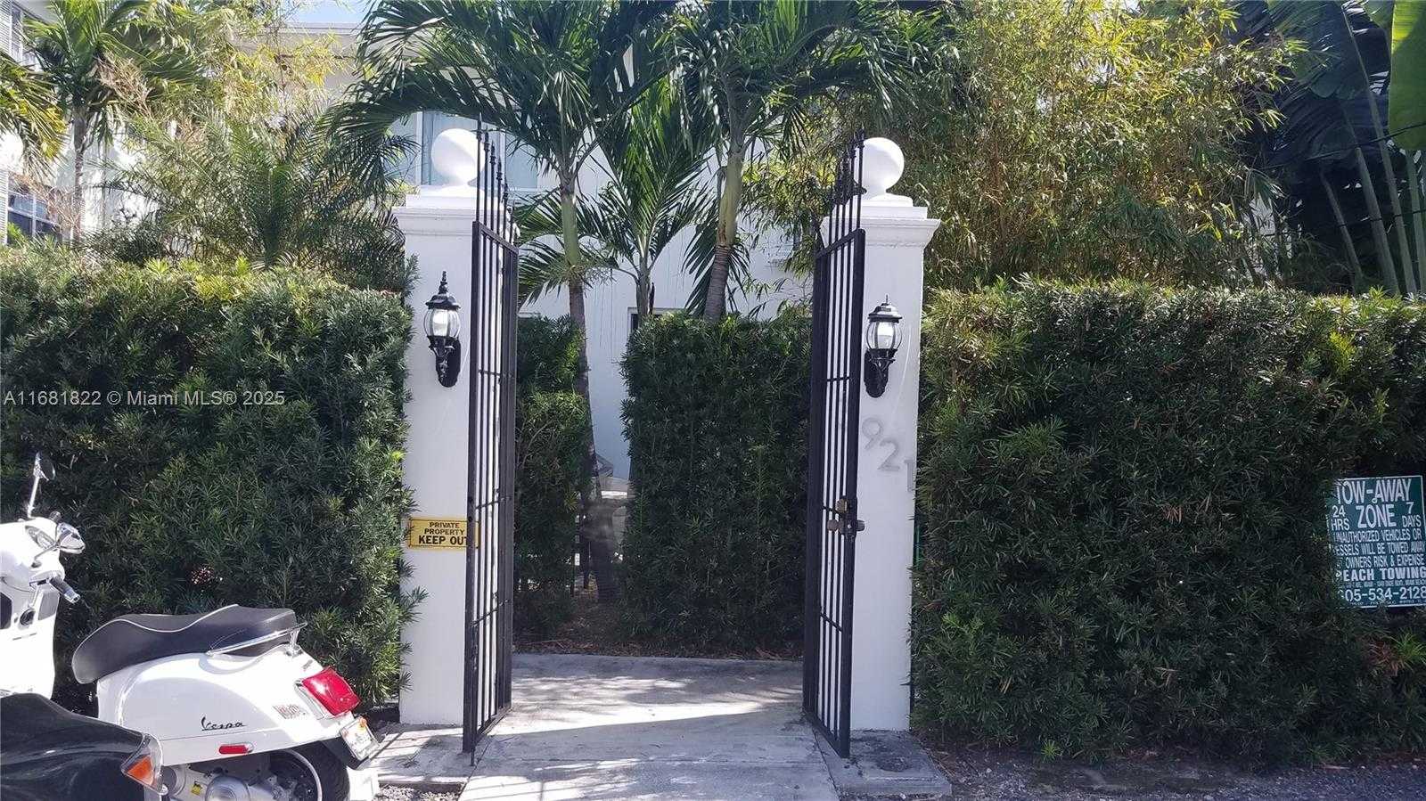 Small Image of 3921 NORTH MERIDIAN AVE #4, Miami Beach Number 3