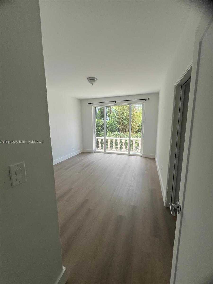 Small Image of 3921 NORTH MERIDIAN AVE #4, Miami Beach Number 42