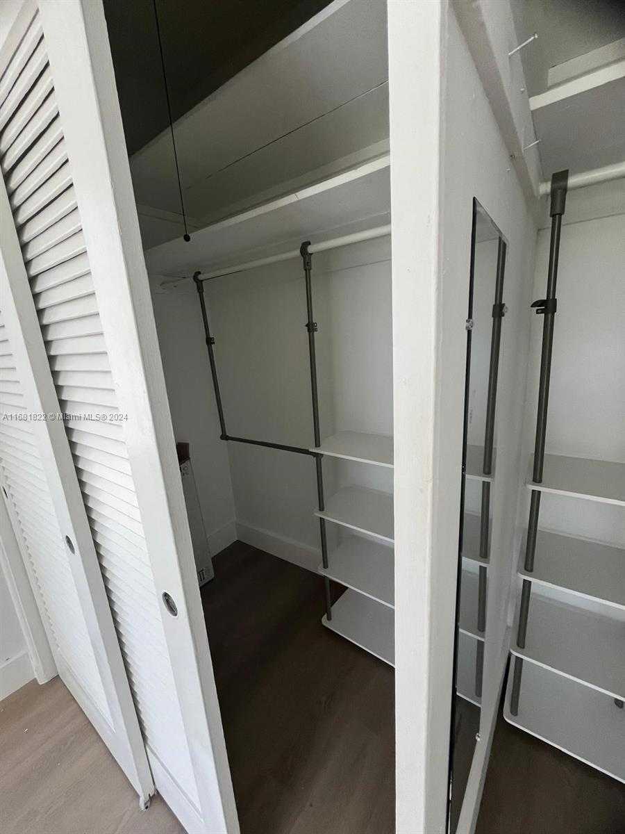 Small Image of 3921 NORTH MERIDIAN AVE #4, Miami Beach Number 45