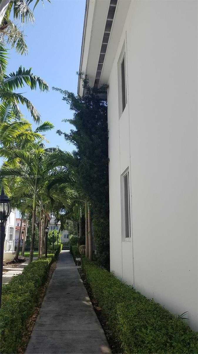 Small Image of 3921 NORTH MERIDIAN AVE #4, Miami Beach Number 7