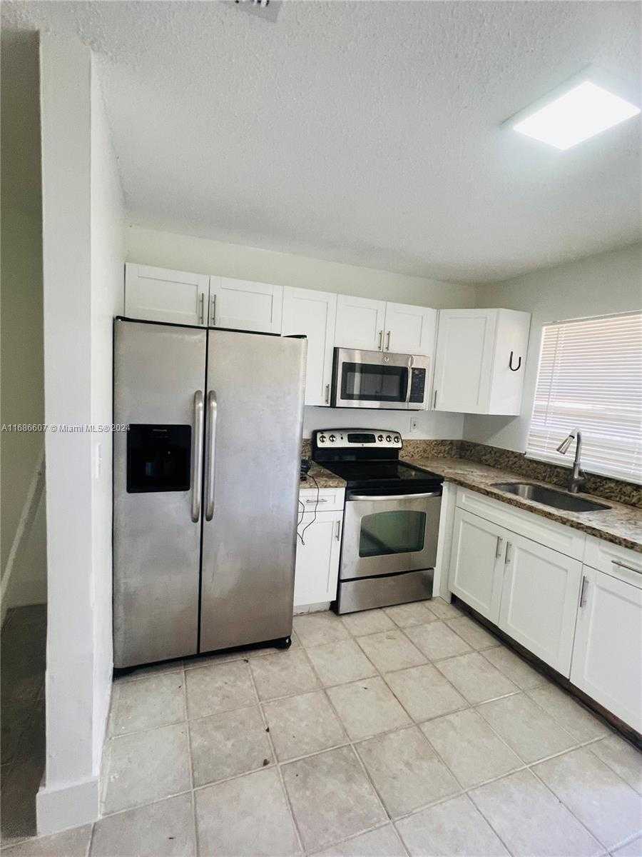 Small Image of 2350 SOUTH WEST 18TH TER, Fort Lauderdale Number 13