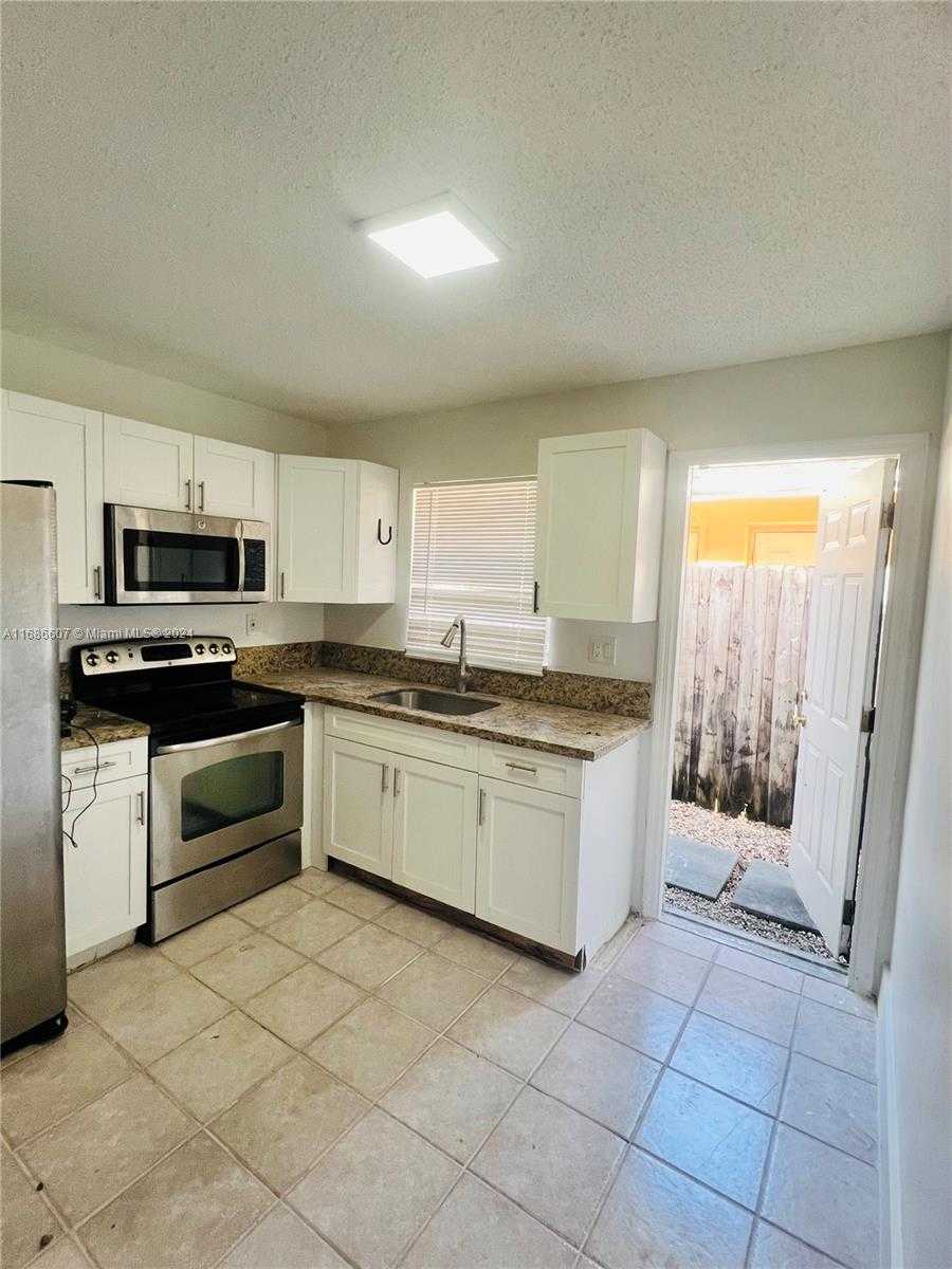 Small Image of 2350 SOUTH WEST 18TH TER, Fort Lauderdale Number 14