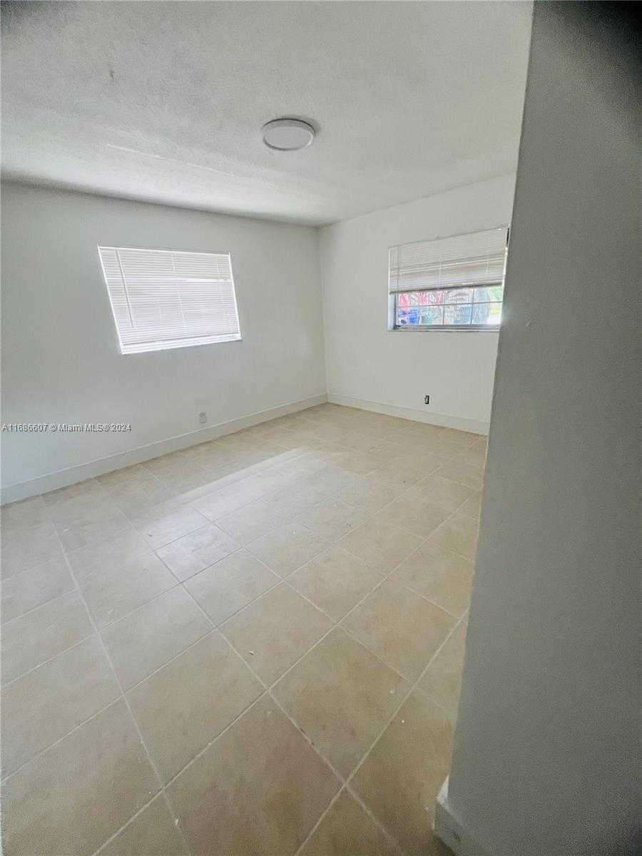 Small Image of 2350 SOUTH WEST 18TH TER, Fort Lauderdale Number 16