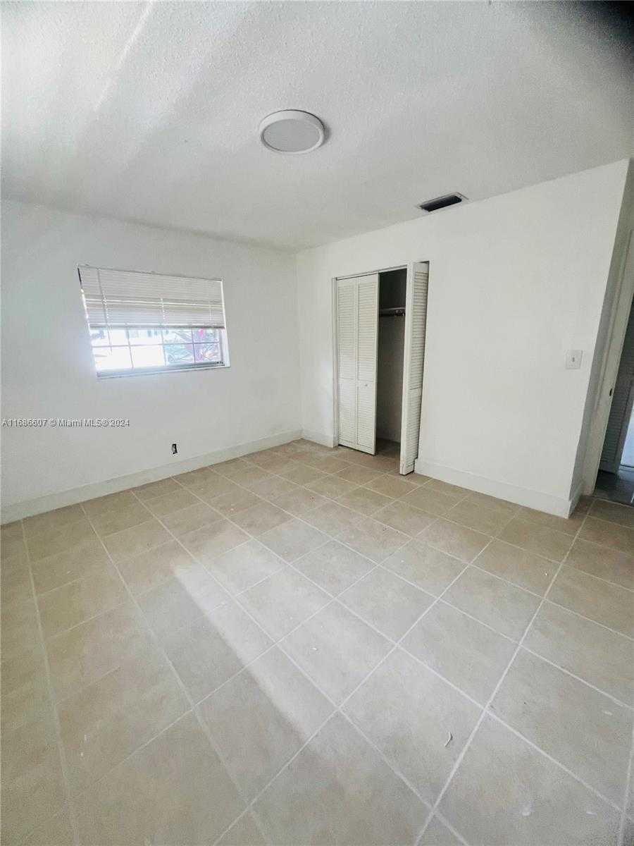Small Image of 2350 SOUTH WEST 18TH TER, Fort Lauderdale Number 17