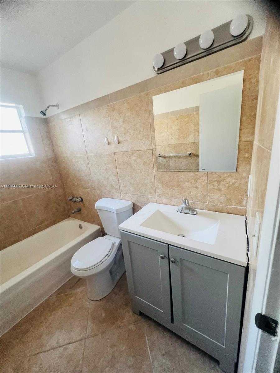 Small Image of 2350 SOUTH WEST 18TH TER, Fort Lauderdale Number 22