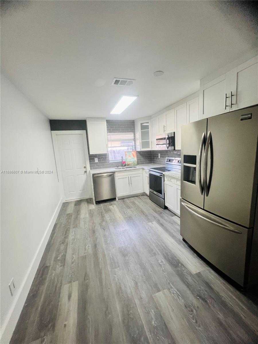 Small Image of 2350 SOUTH WEST 18TH TER, Fort Lauderdale Number 28