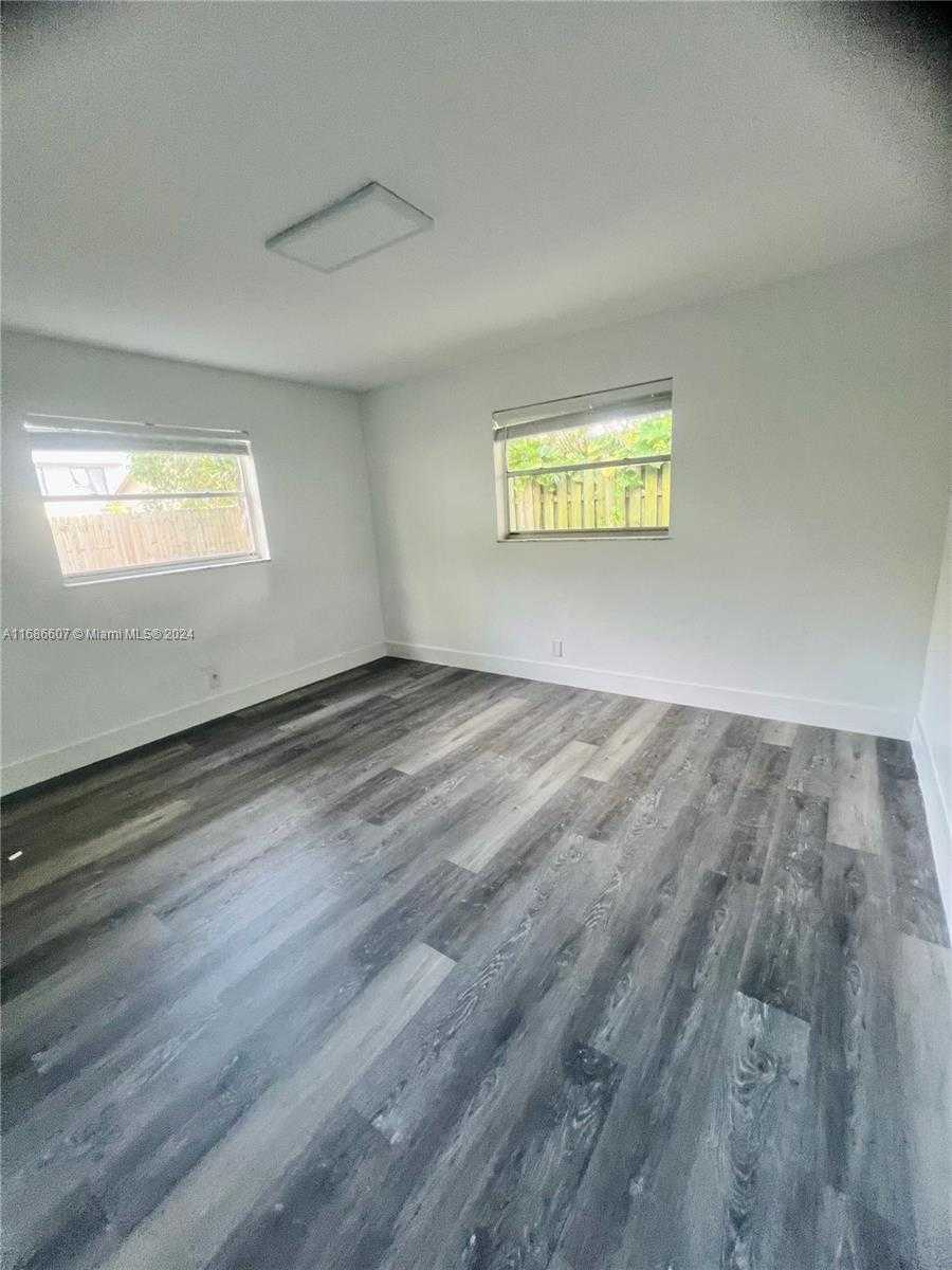 Small Image of 2350 SOUTH WEST 18TH TER, Fort Lauderdale Number 35