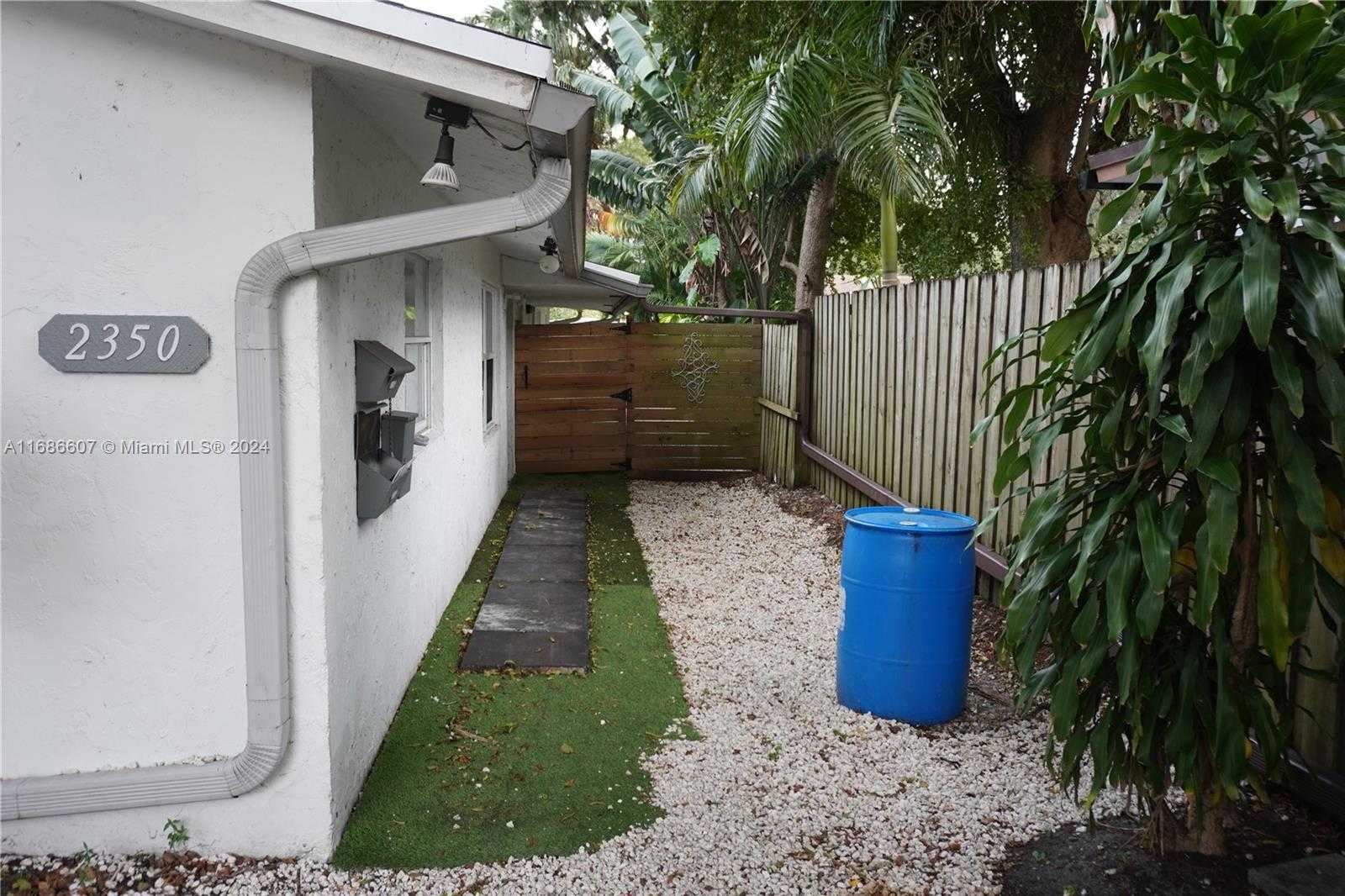Small Image of 2350 SOUTH WEST 18TH TER, Fort Lauderdale Number 4