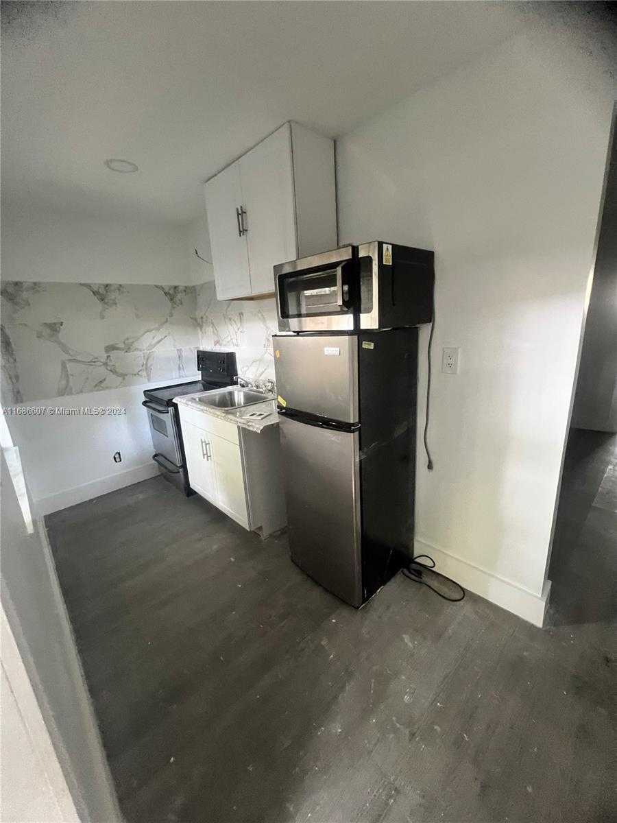 Small Image of 2350 SOUTH WEST 18TH TER, Fort Lauderdale Number 41
