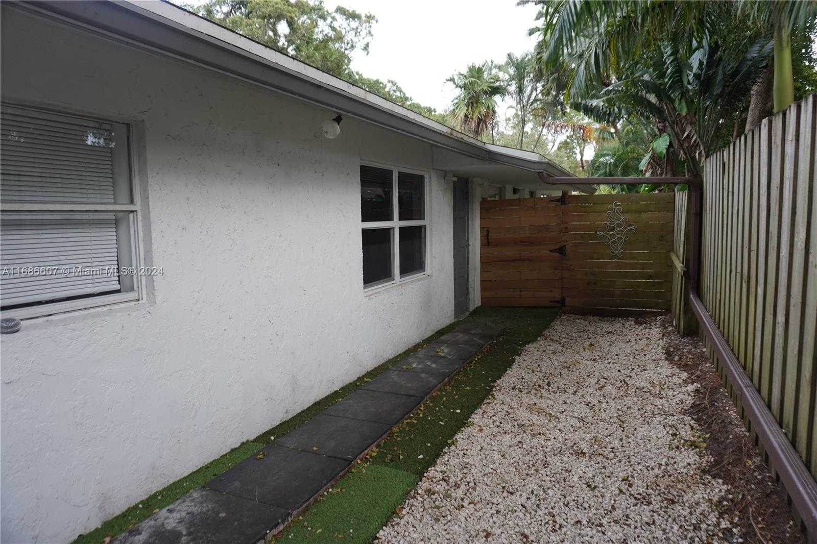 Small Image of 2350 SOUTH WEST 18TH TER, Fort Lauderdale Number 6