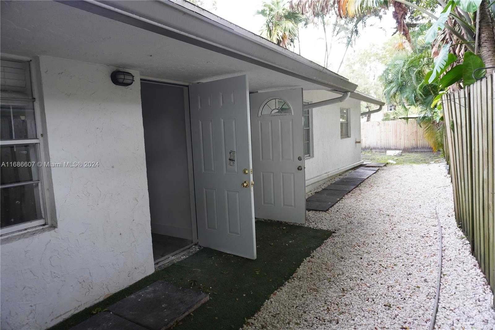 Small Image of 2350 SOUTH WEST 18TH TER, Fort Lauderdale Number 9