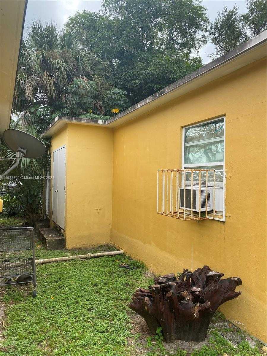 Small Image of 640 NORTH WEST 10TH TER, Fort Lauderdale Number 5
