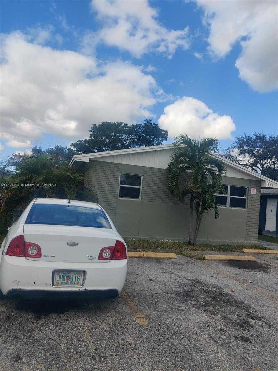 Small Image of 844 SOUTH WEST 10TH ST #3, Hallandale Beach Number 2