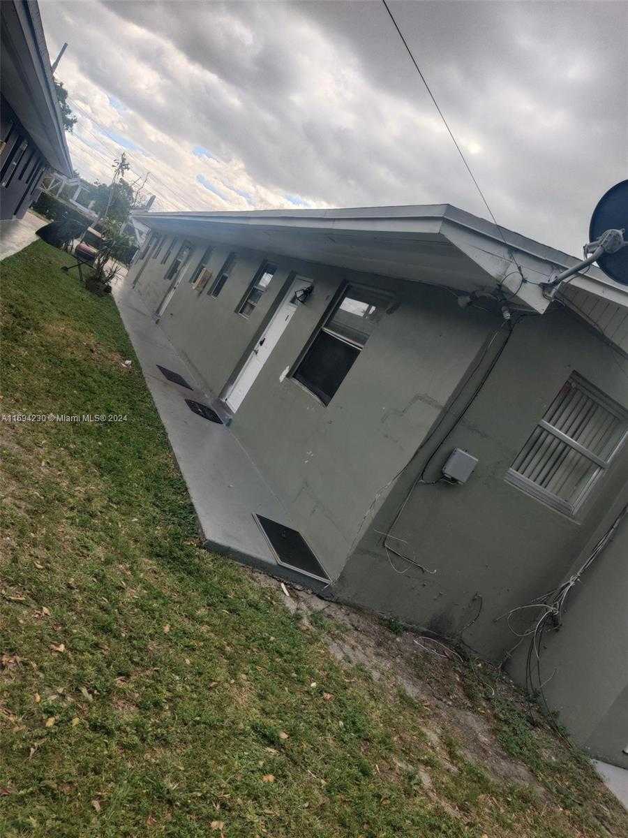 Small Image of 844 SOUTH WEST 10TH ST #3, Hallandale Beach Number 3