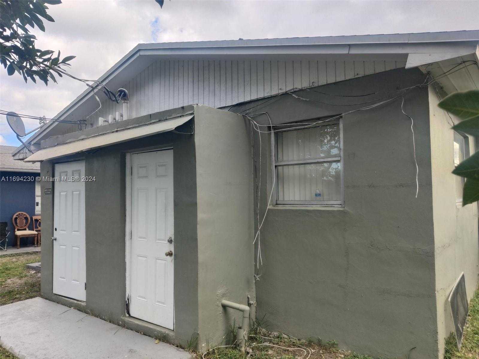Small Image of 844 SOUTH WEST 10TH ST #3, Hallandale Beach Number 4