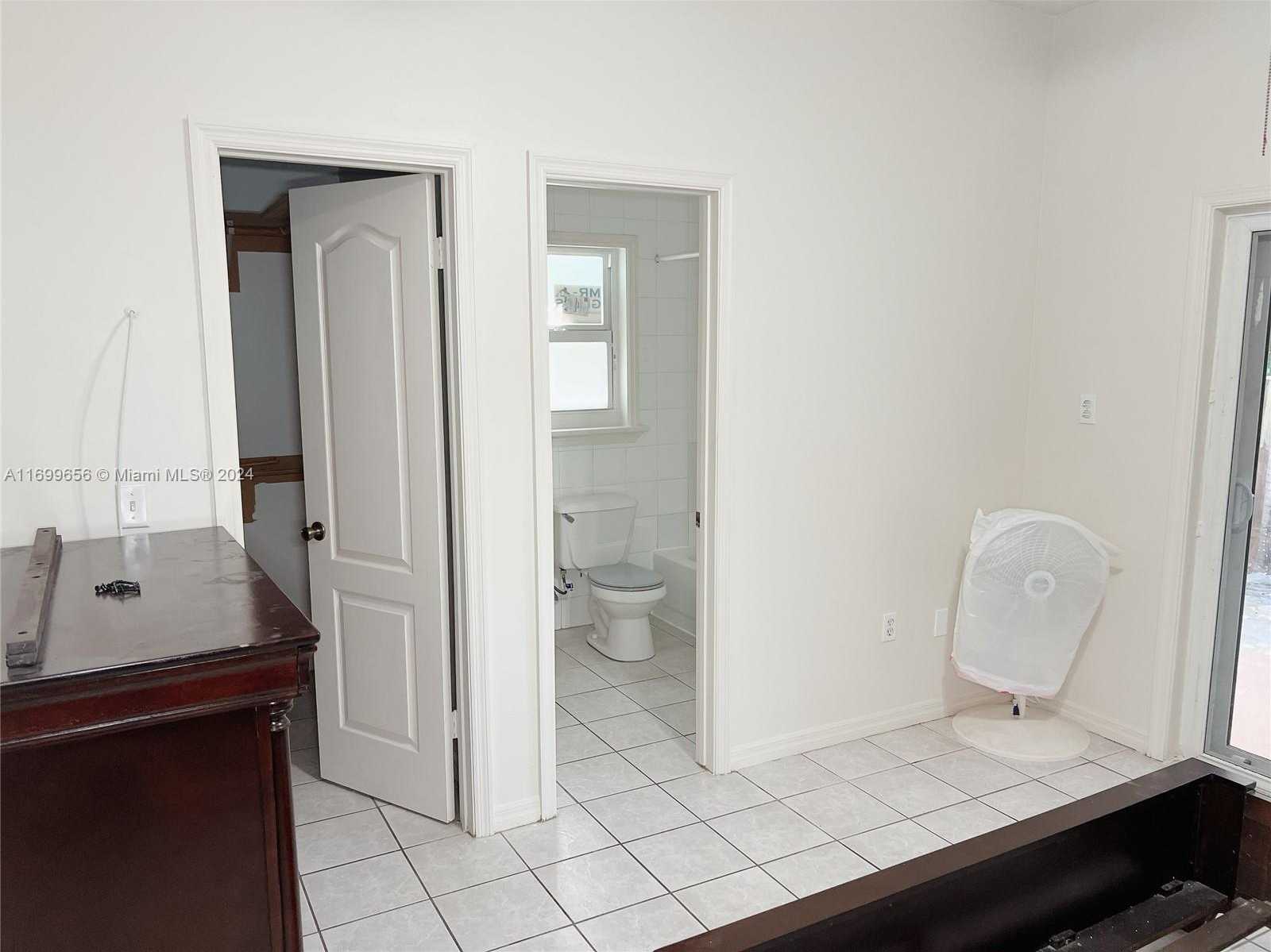 Small Image of 1428 SOUTH WEST 20TH ST, Miami Number 38