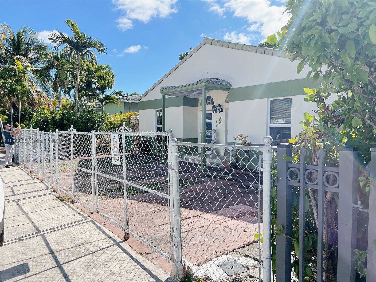 Small Image of 1428 SOUTH WEST 20TH ST, Miami Number 4