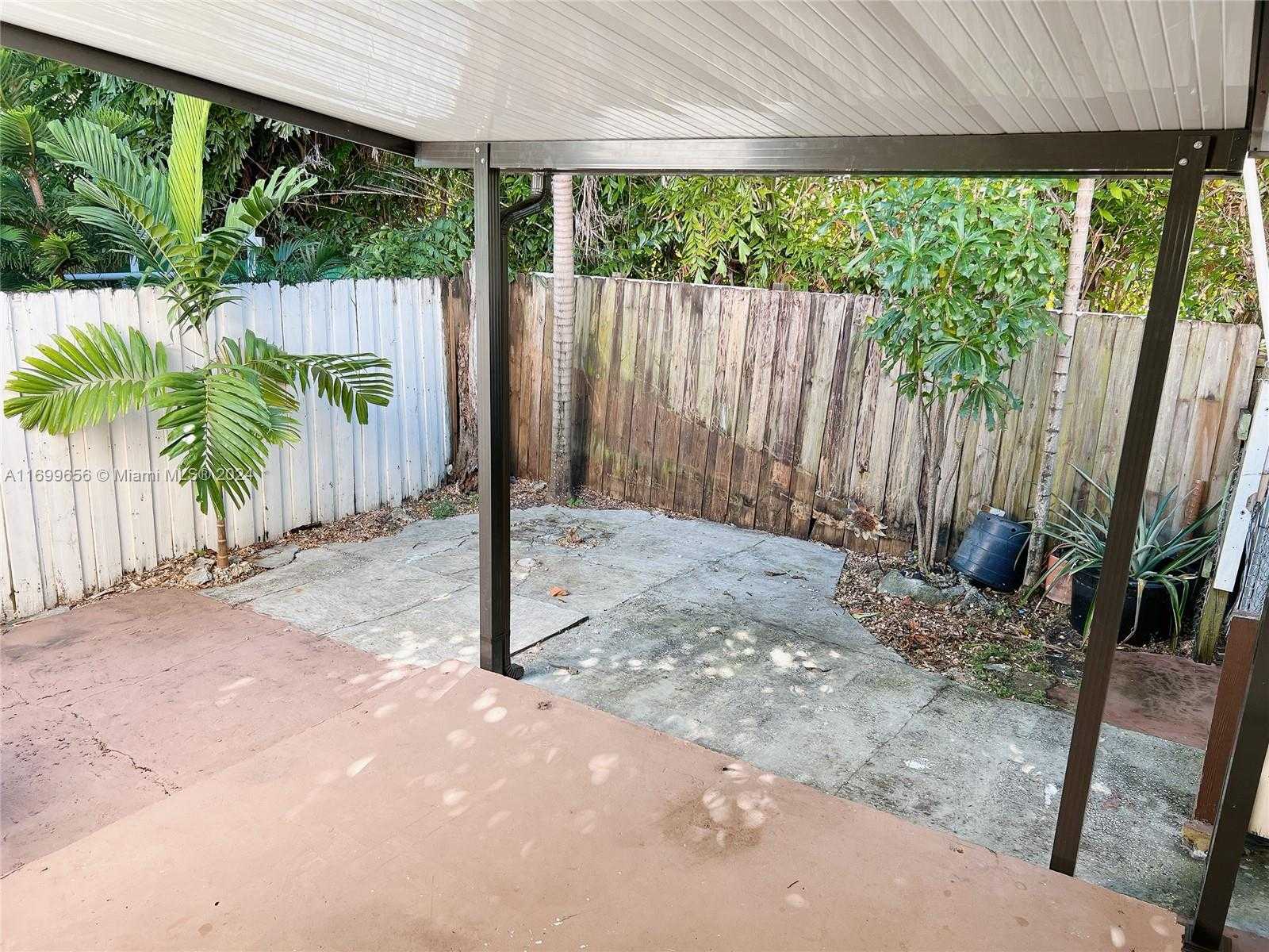 Small Image of 1428 SOUTH WEST 20TH ST, Miami Number 44