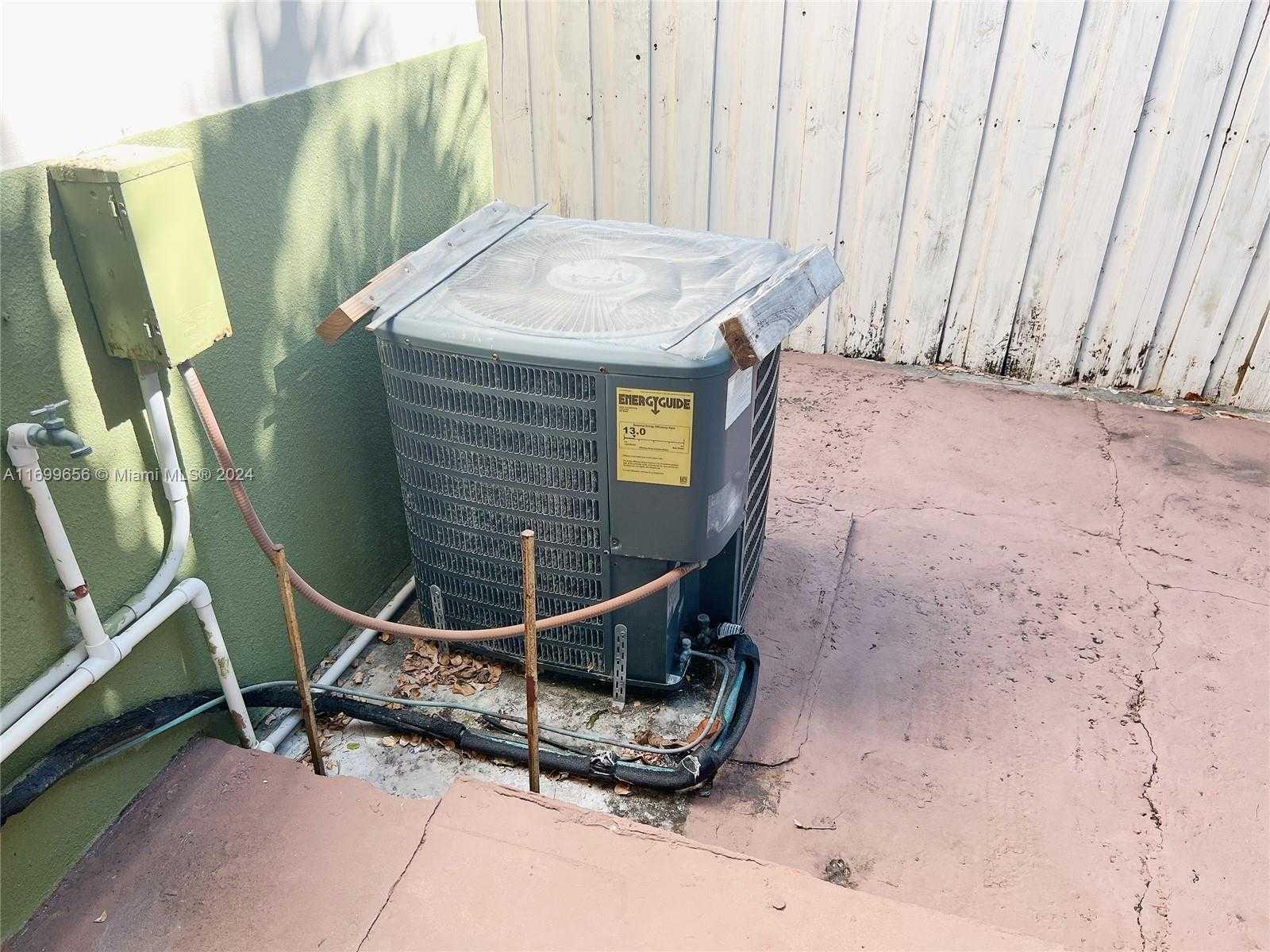 Small Image of 1428 SOUTH WEST 20TH ST, Miami Number 45